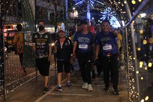 BIB: 4385, 3624
                            <button type="button" onclick="openModal(26274679)" class="btn btn-primary btn-sm float-right btn-popup" data-toggle="modal" data-target=".modal-high-quality">
                        <i class="fas fa-shopping-cart"></i> Add to Cart
                    </button>
                                            <button type="button" onclick="isThisMe(26274679, true)" class="btn btn-success btn-sm float-right btn-popup btn-isme hidden" data-toggle="tooltip" data-placement="bottom" title="นี่คือรูปของคุณใช่ไหม คลิกที่นี่เพื่อเอาเข้าอัลบั้ม">
                        <i class="fas fa-plus"></i> Add to album
                    </button>
                    <button type="button" onclick="isThisMe(26274679, false)" class="btn btn-warning btn-sm float-right btn-popup btn-isnotme hidden">
                        <i class="fas fa-ban"></i> Remove from album
                    </button>